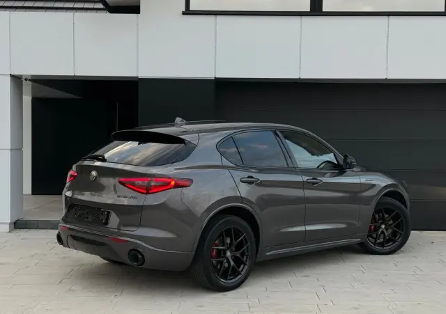 ALFA ROMEO Stelvio 2.0 Turbo 16V AT8-Q4 Veloce