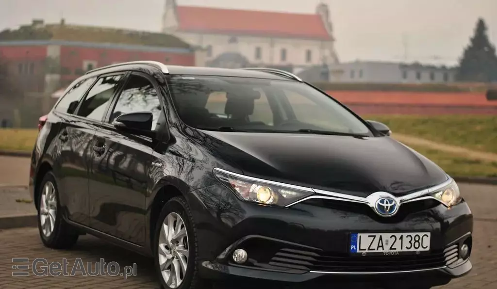 TOYOTA Auris 