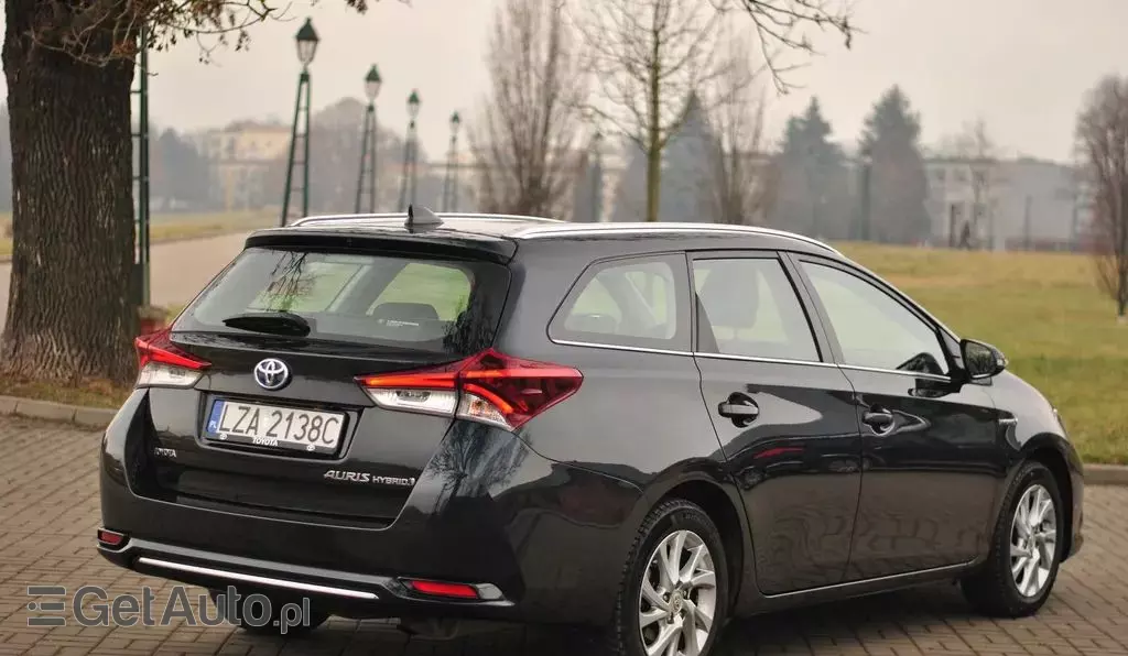 TOYOTA Auris 