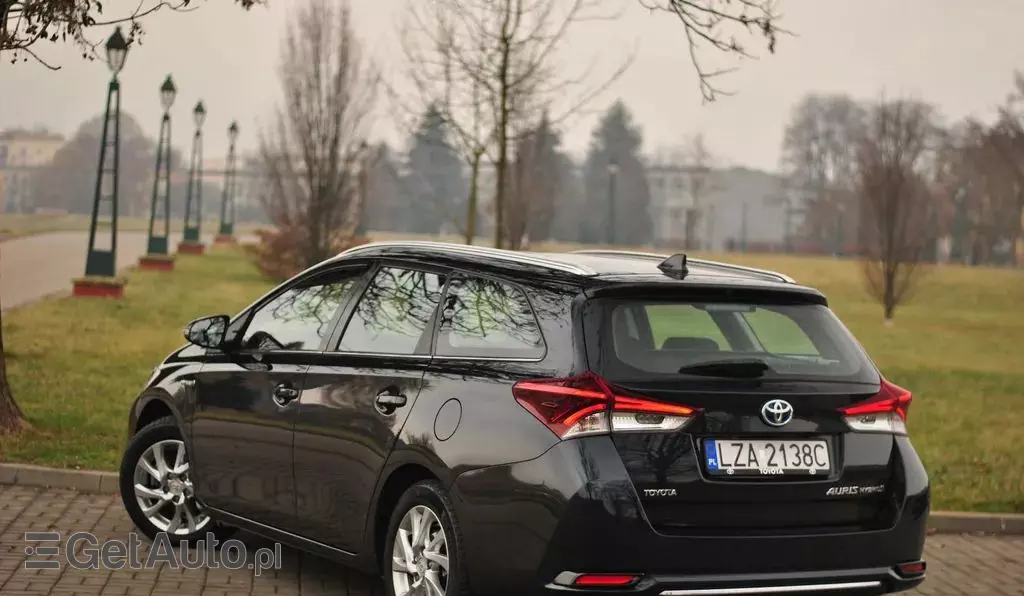TOYOTA Auris 