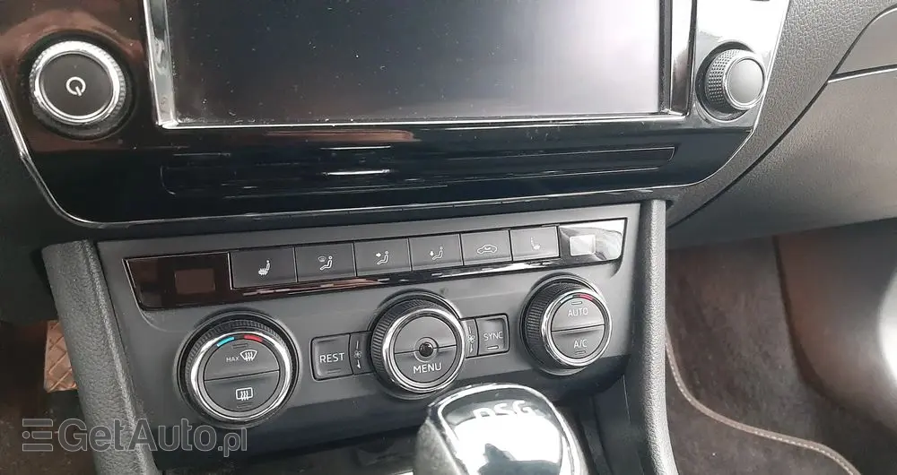 SKODA Superb 1.4 TSI ACT DSG Active