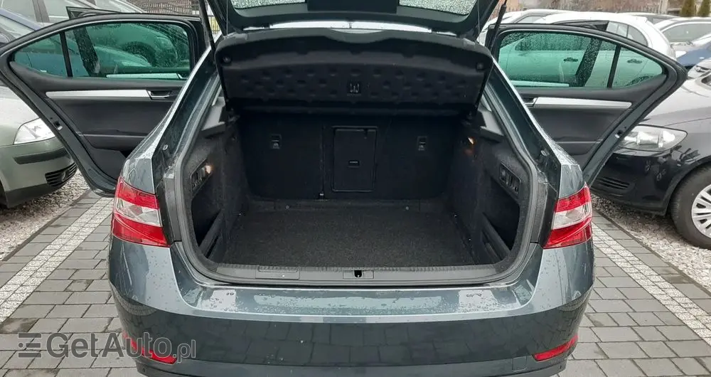 SKODA Superb 1.4 TSI ACT DSG Active