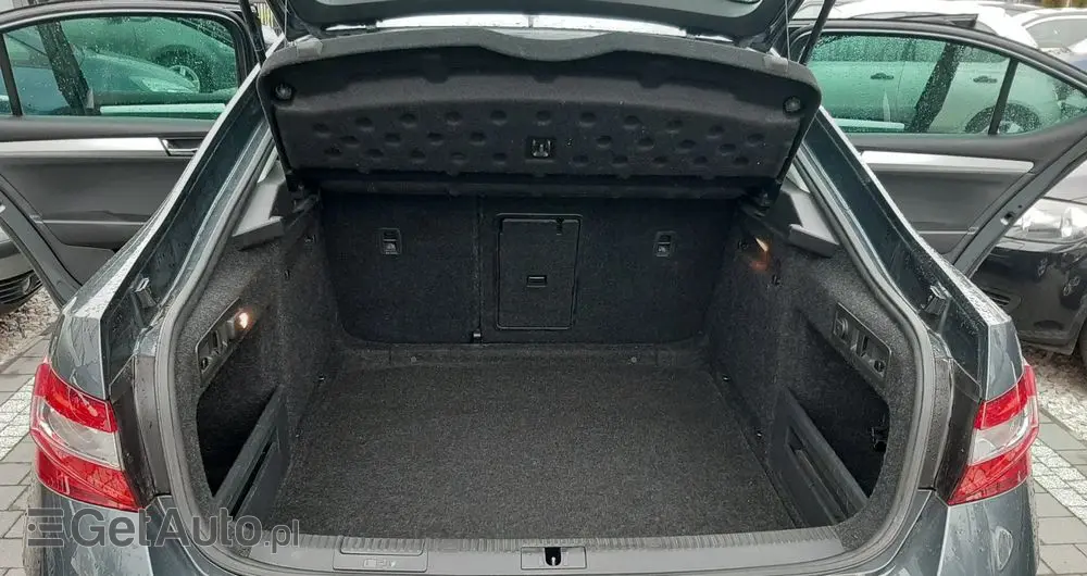 SKODA Superb 1.4 TSI ACT DSG Active