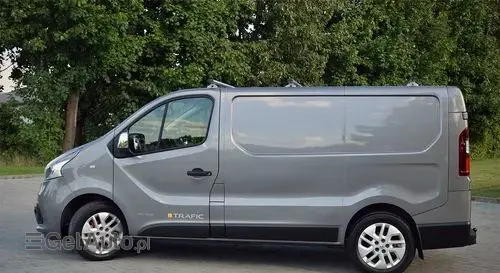 RENAULT Trafic 