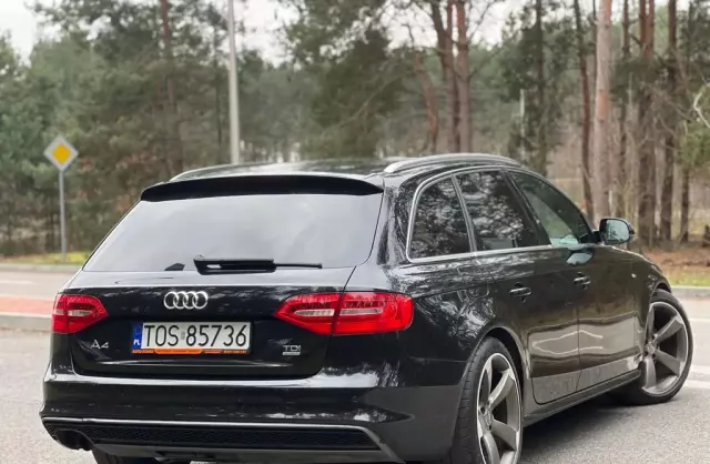 AUDI A4 