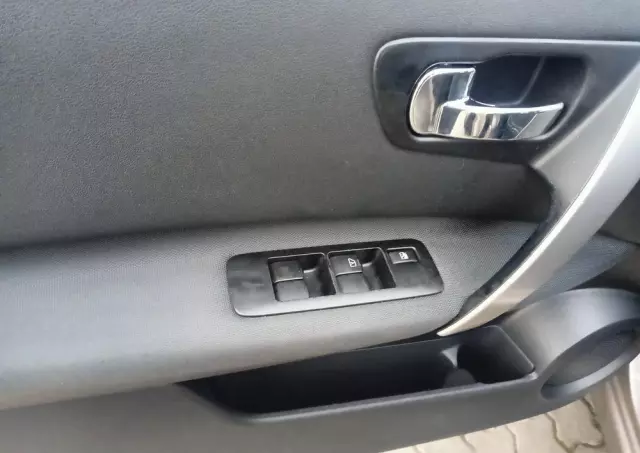 NISSAN Qashqai+2 2.0 Tekna