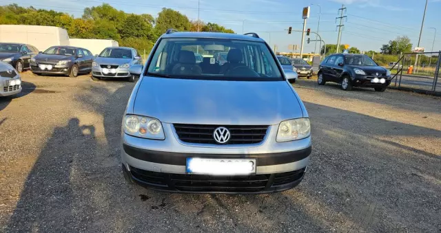 VOLKSWAGEN Touran 