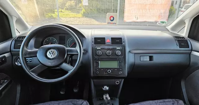 VOLKSWAGEN Touran 