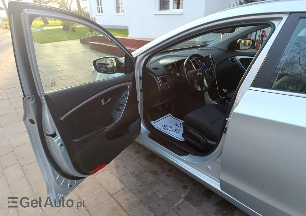 HYUNDAI I30 I30cw 1.4 CRDi Trend