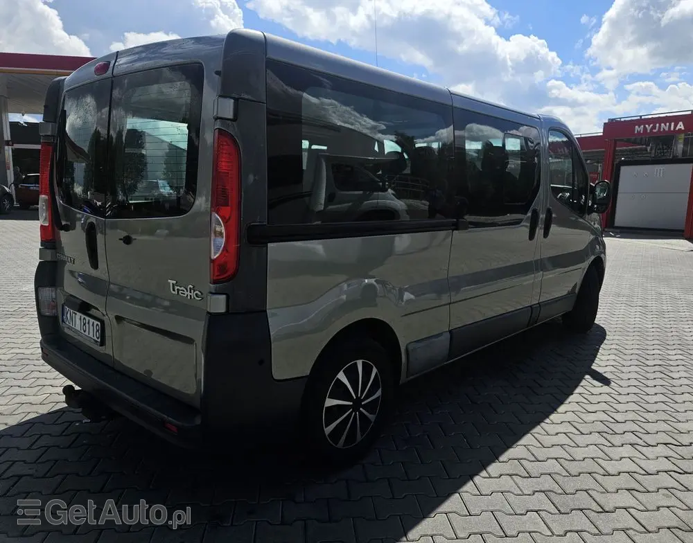 RENAULT Trafic 