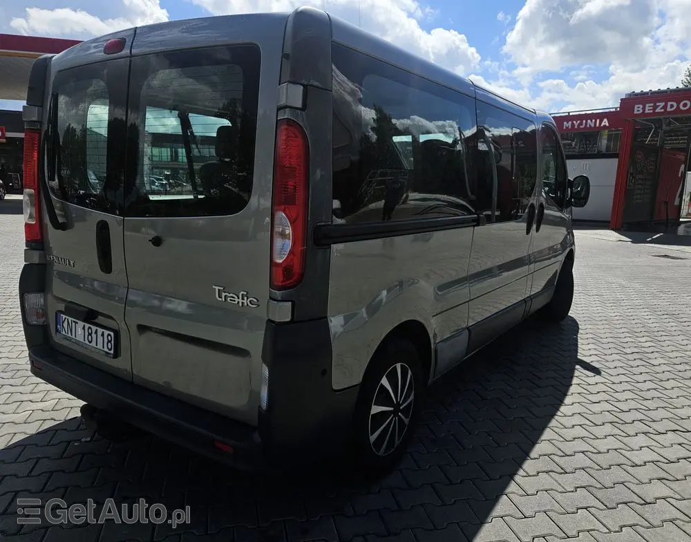 RENAULT Trafic 