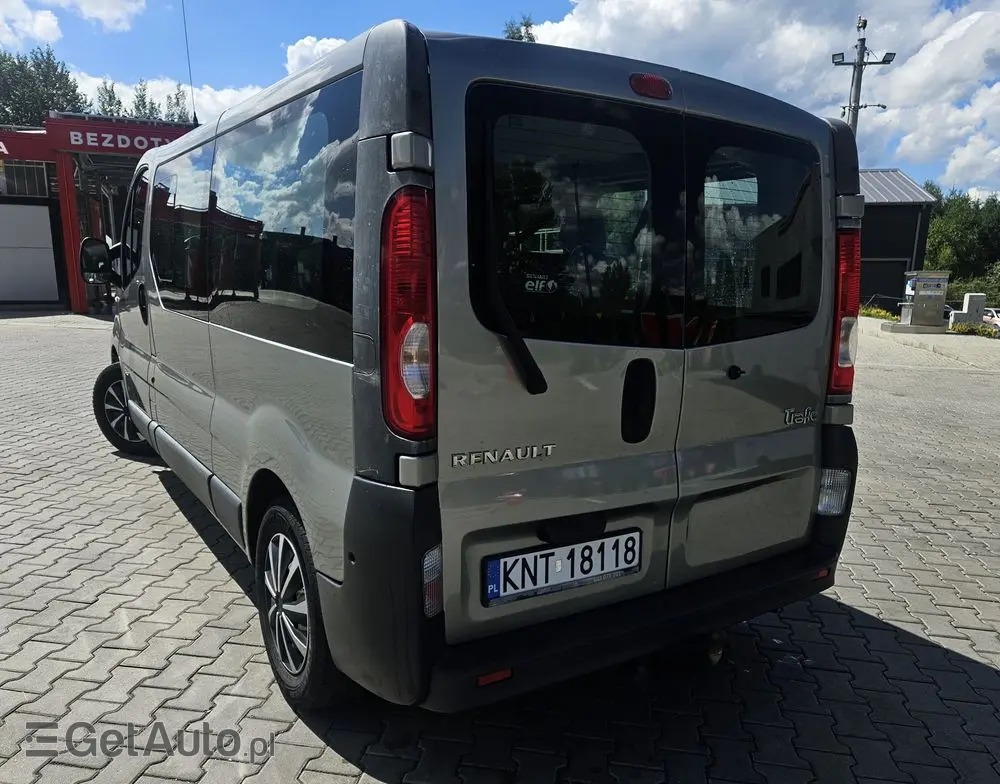 RENAULT Trafic 