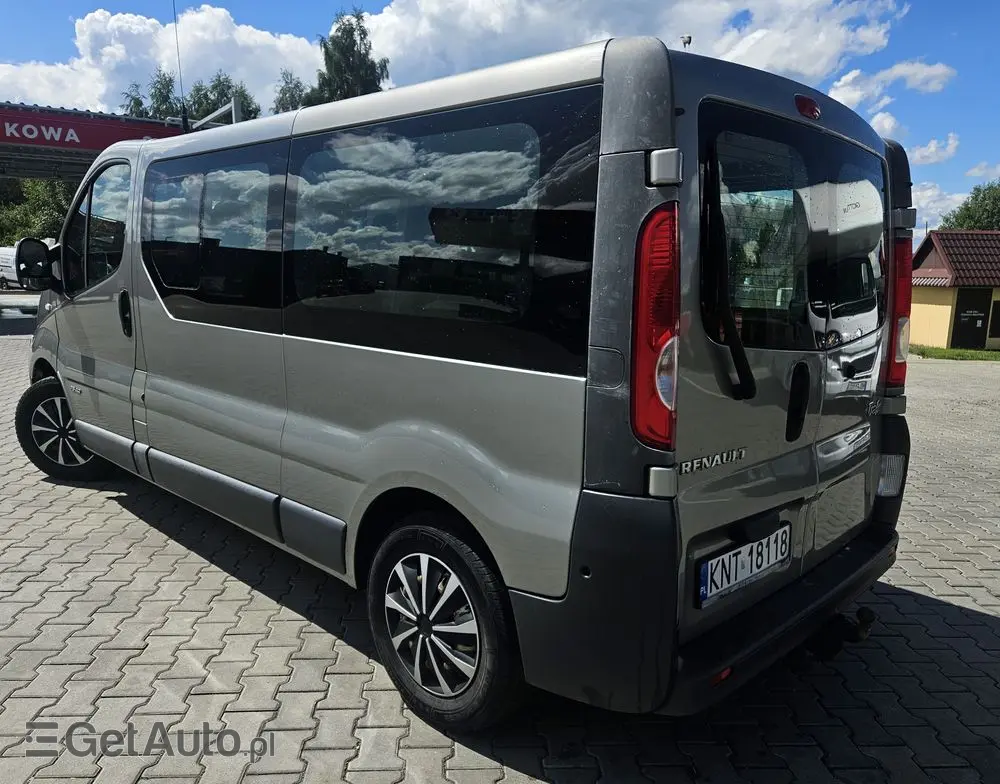 RENAULT Trafic 