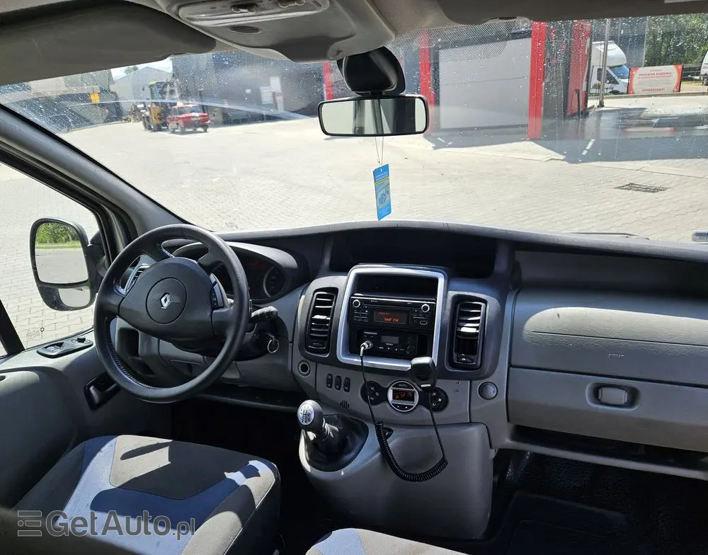 RENAULT Trafic 