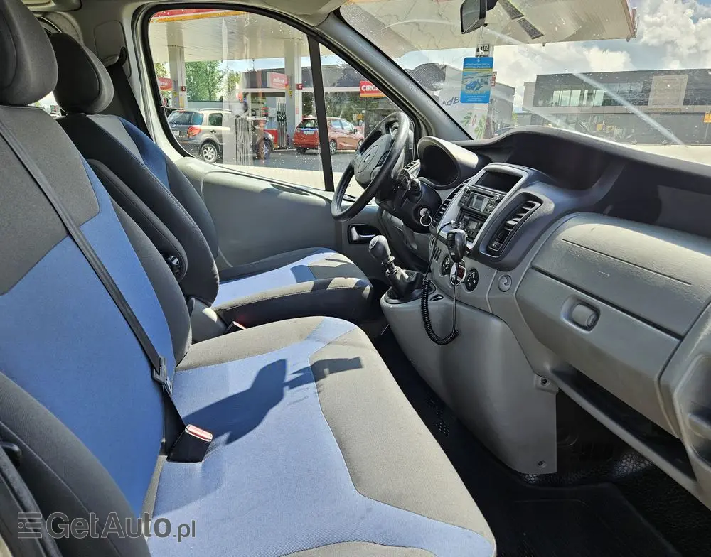 RENAULT Trafic 