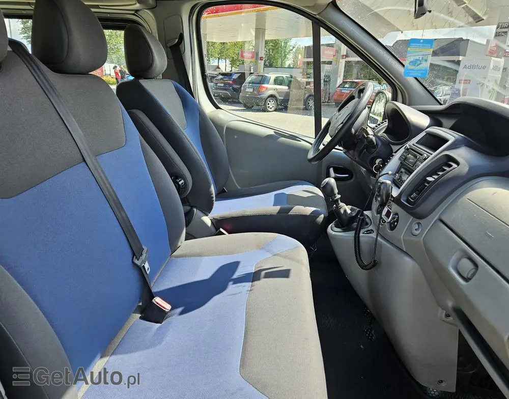 RENAULT Trafic 