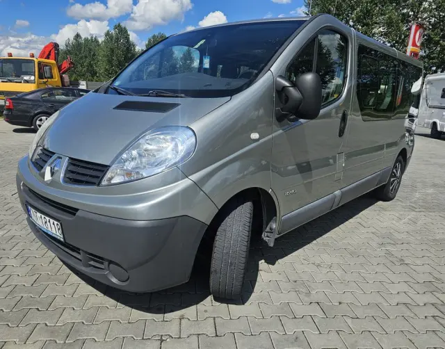 RENAULT Trafic 