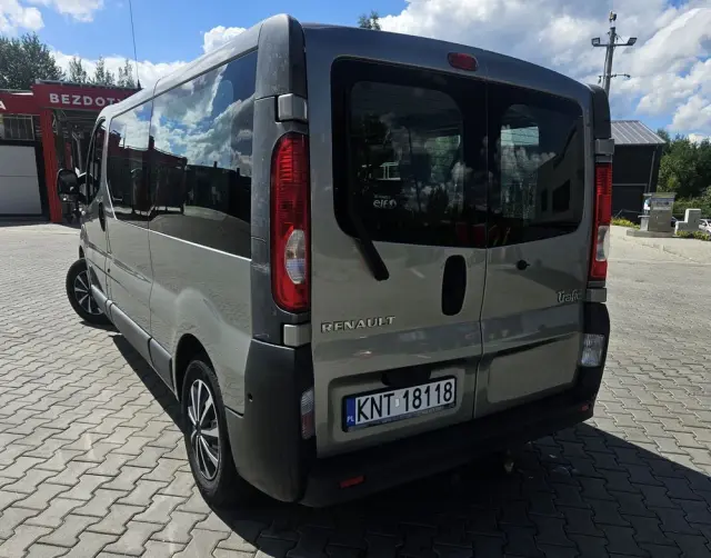 RENAULT Trafic 