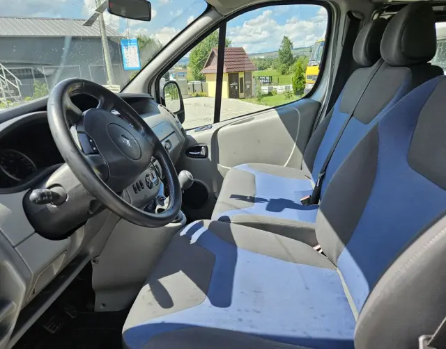 RENAULT Trafic 