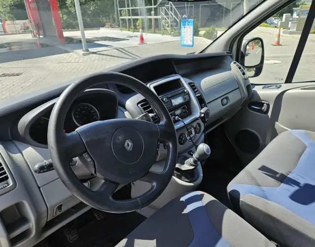RENAULT Trafic 
