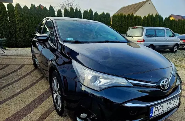 TOYOTA Avensis 