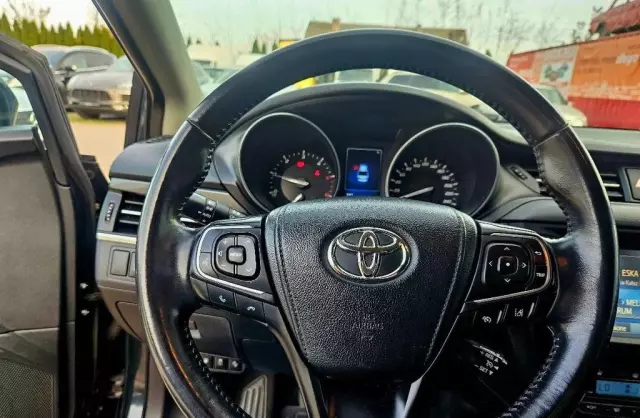 TOYOTA Avensis 