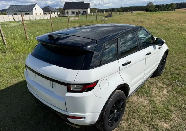 LAND ROVER Range Rover Evoque TD4 SkyView Edition
