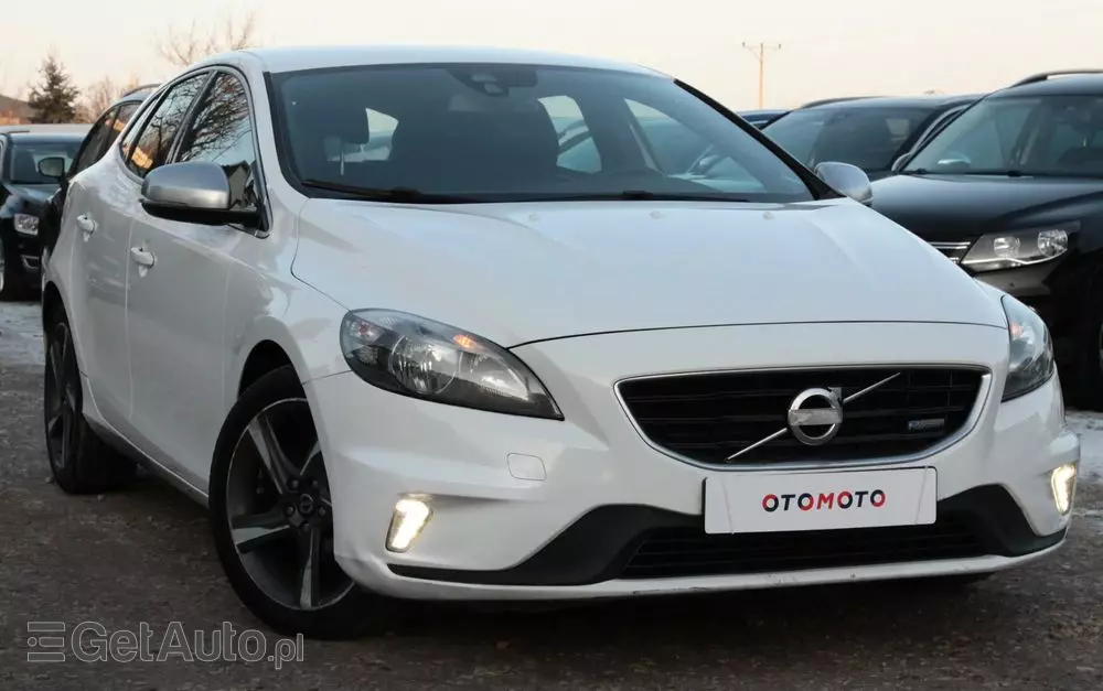 VOLVO V40 D2 R-Design