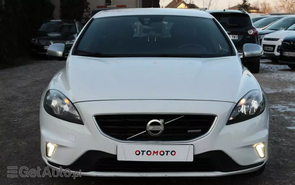 VOLVO V40 D2 R-Design