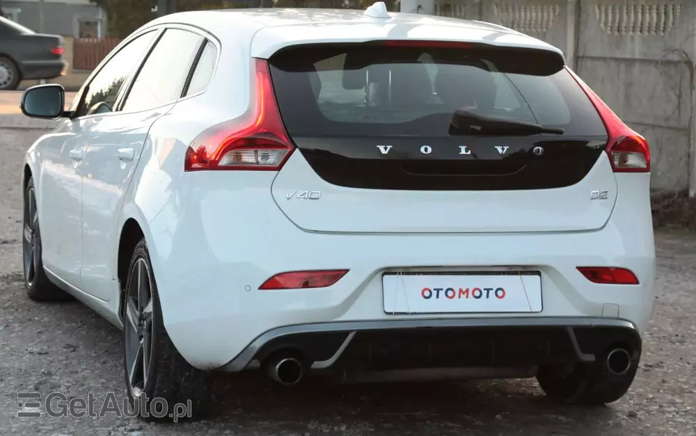 VOLVO V40 D2 R-Design