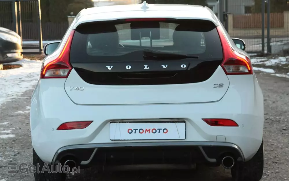 VOLVO V40 D2 R-Design