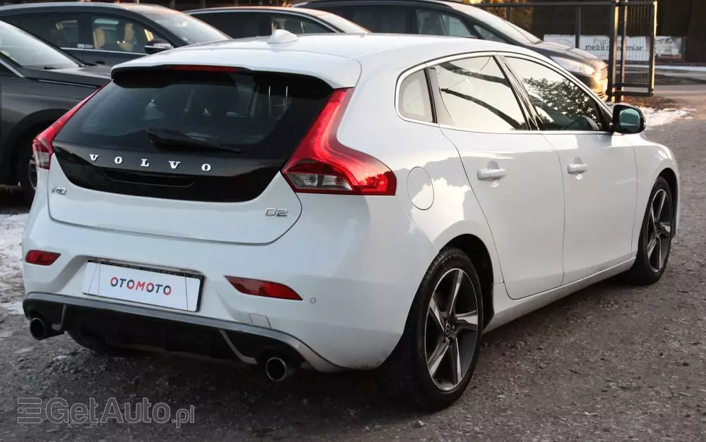 VOLVO V40 D2 R-Design