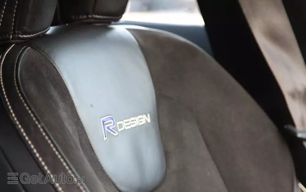 VOLVO V40 D2 R-Design