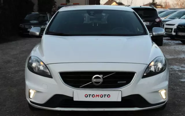 VOLVO V40 D2 R-Design