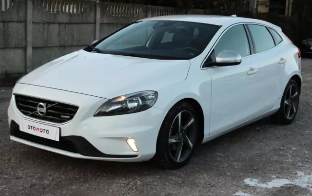 VOLVO V40 D2 R-Design