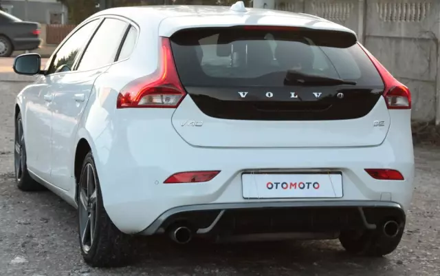 VOLVO V40 D2 R-Design