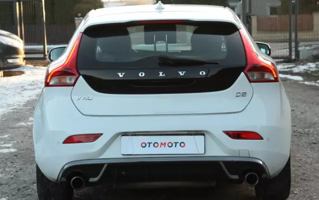 VOLVO V40 D2 R-Design