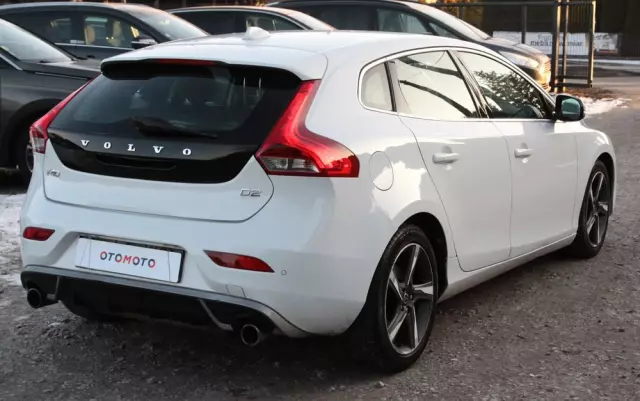 VOLVO V40 D2 R-Design