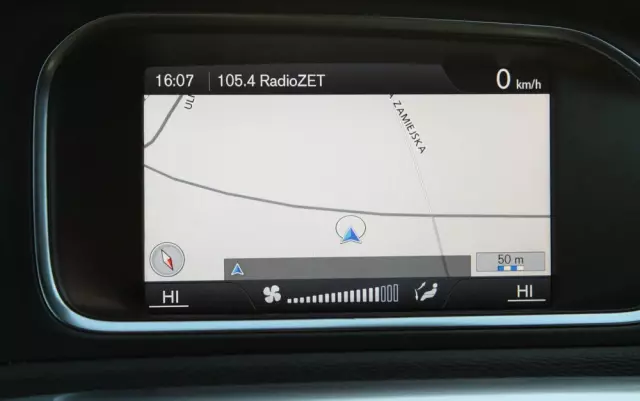 VOLVO V40 D2 R-Design