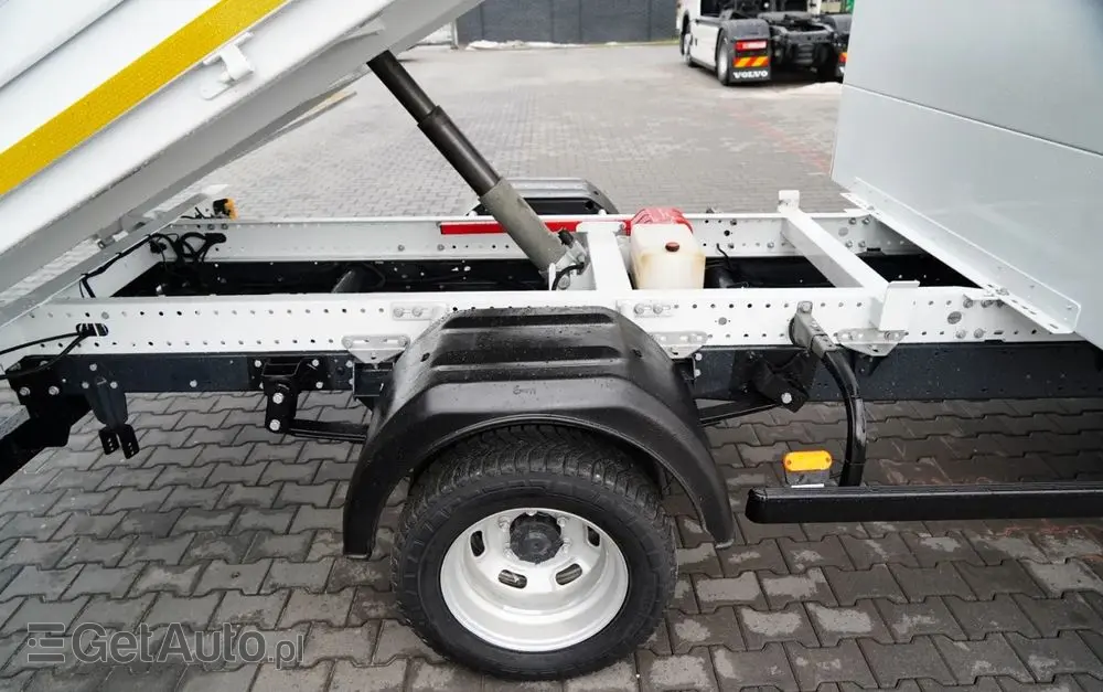 IVECO DAILY 35-140 / WYWROTKA / BRYGADÓWKA - 6 MIEJSC  / BLIŹNIAK / MANUAL / 