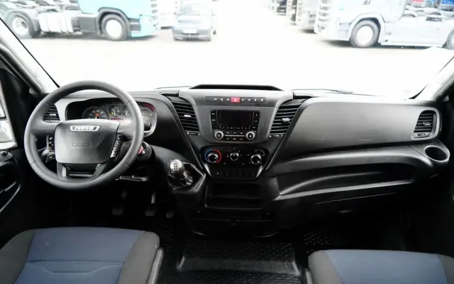 IVECO DAILY 35-140 / WYWROTKA / BRYGADÓWKA - 6 MIEJSC  / BLIŹNIAK / MANUAL / 