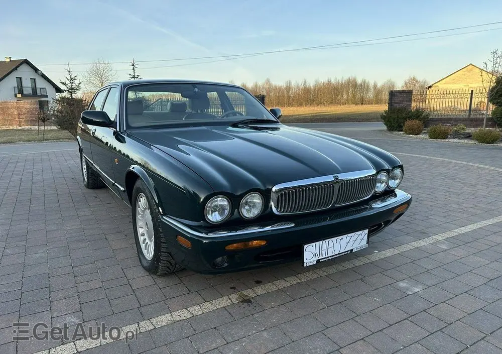 JAGUAR XJ 