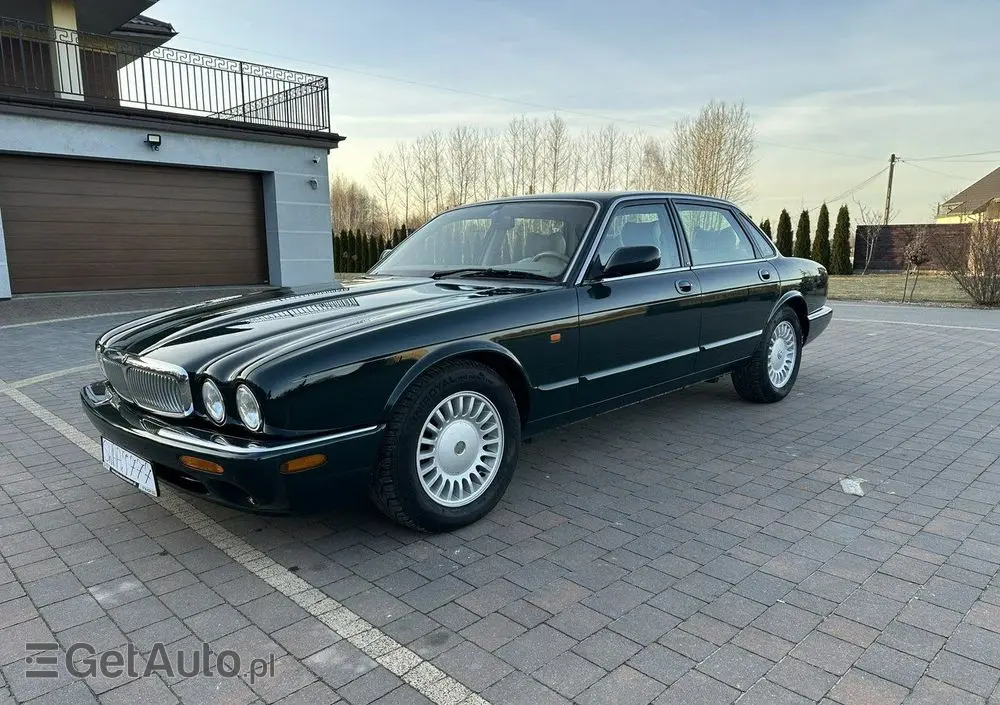 JAGUAR XJ 