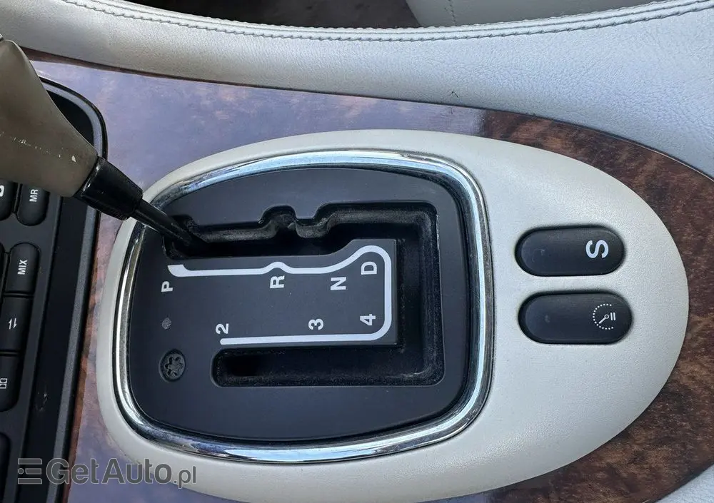 JAGUAR XJ 