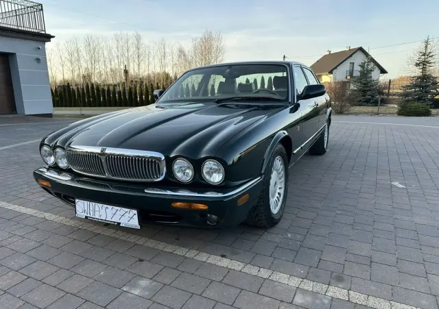 JAGUAR XJ 