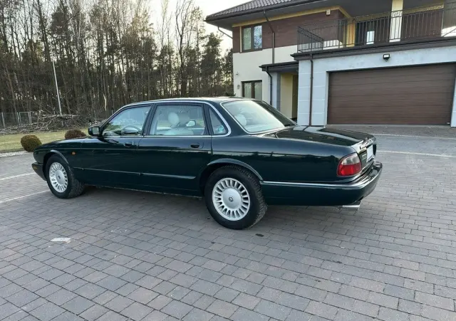 JAGUAR XJ 