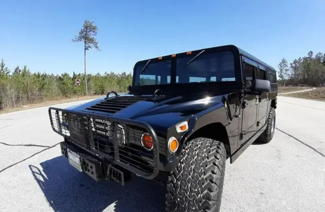 HUMMER H1 