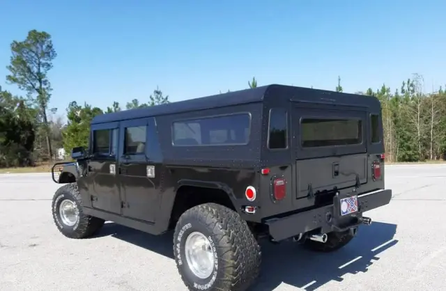 HUMMER H1 