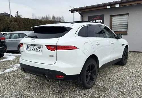 JAGUAR F-Pace 