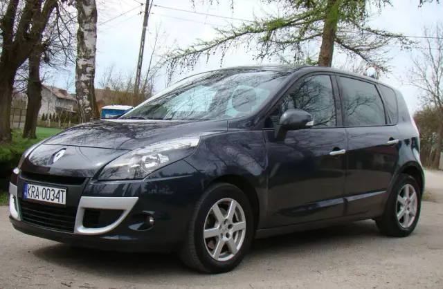RENAULT Scenic 